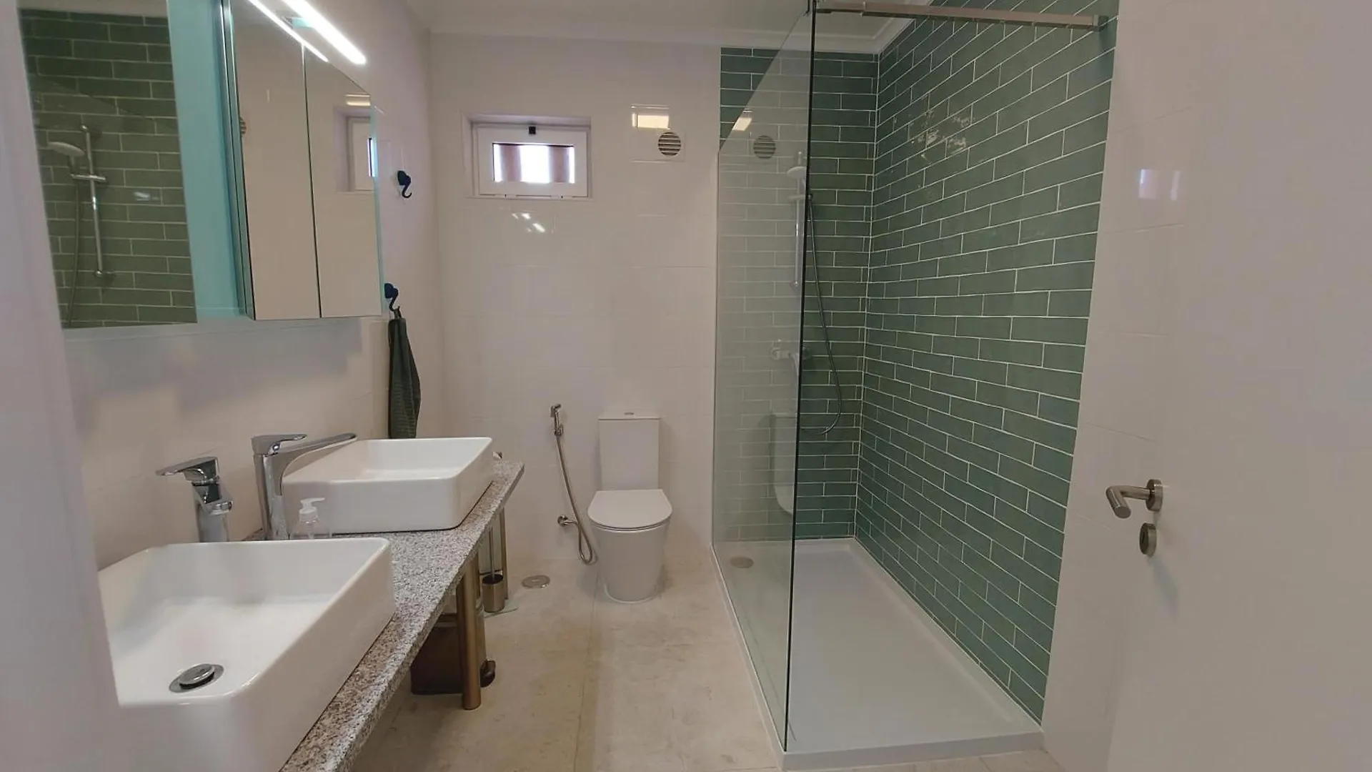2 Bedroom Apartment In Centre Of Alvor - Valemar 0*,